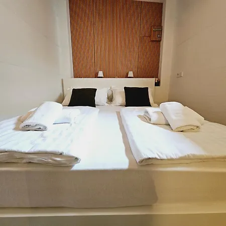Apartma Center Budget