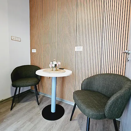 Apartma Center Budget *
